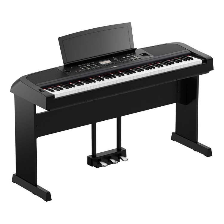 Yamaha DGX670B z akcesoriami.jpg